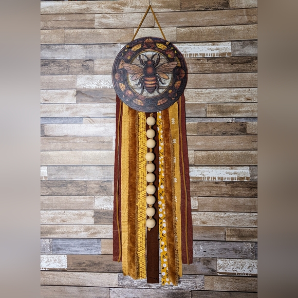 New Handcrafted Stained Glass Look Honey Bee With Mixed Fabric Wall Art - Picture 7 of 7